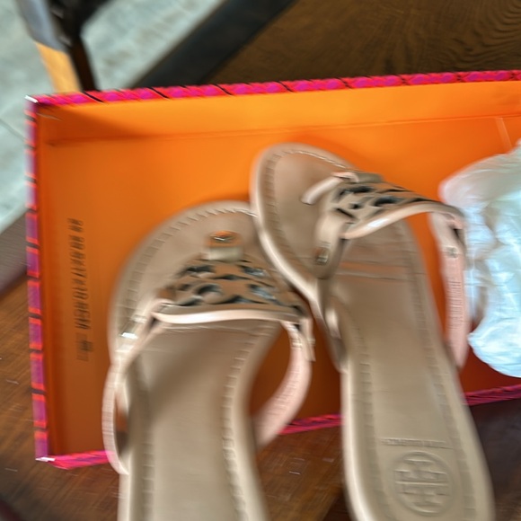 Tory Burch Miller Thong Sandal Leather Gently Worn - Picture 13 of 13